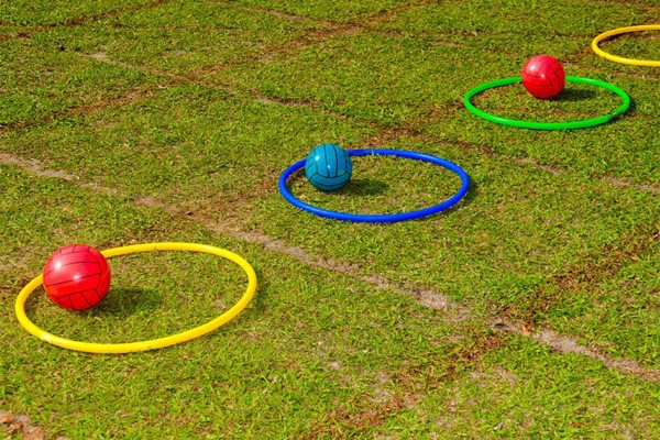 انواع بازی با توپ در منزل برای کودکان 