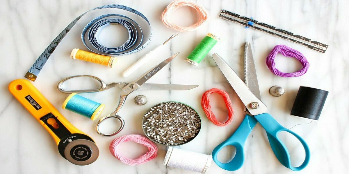 ابزار و وسایل مورد نیاز برای ساخت عروسک-آموزش کامل ساخت عروسک پولیشی دست‌ساز -آموزش ساخت عروسک پولیشی با وسایل ساده و پارچه‌های نرم در کیدزلند؛ گام به گام یاد بگیرید چگونه عروسکی زیبا و دست‌ساز بسازید و آن را با سلیقه خود تزئین کنید.