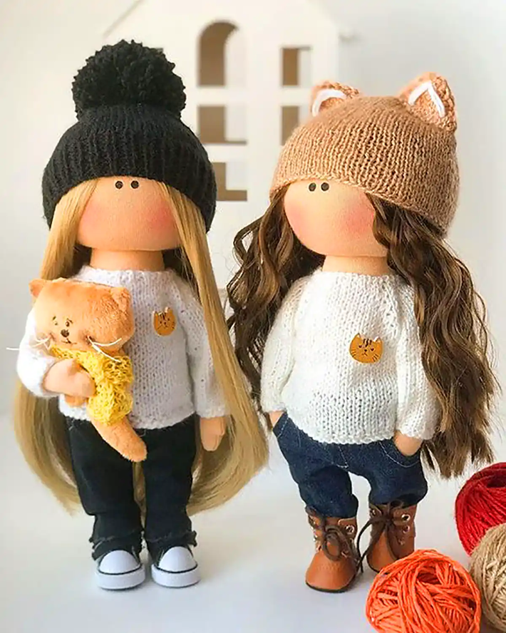 چرا عروسک روسی دهان ندارد؟-عروسک روسی چیست و چه ویژگی‌هایی دارد؟ در کیدزلند با انواع عروسک روسی، دلایل محبوبیت، کاربردها و بازار فروش رو‌به‌رشد آن به‌عنوان یک هدیه خاص و هنری آشنا شوید.