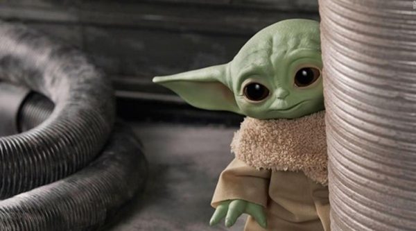 معرفی بیبی یودا شخصیت دوستداشتنی و جذاب دنیای Star Wars-عروسک بیبی یودا یا گروگو؛ شخصیت محبوب Star Wars که دنیای اسباببازی را متحول کرد. بررسی محبوبیت و دلیل پرفروش شدن عروسک بیبی یودا.